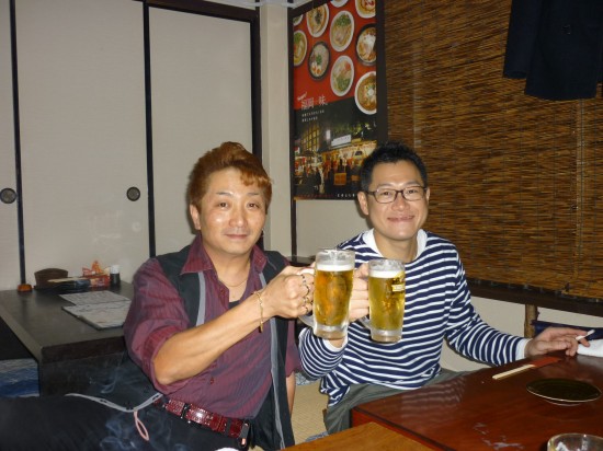 とりあえず乾杯♪　やっぱりビールの世代です